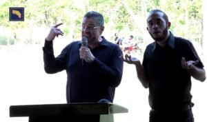 Chaves se burla de Rodrigo Arias porque no pudo realizar última sesión del Congreso