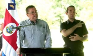 Chaves: La Costa Rica que seguirá construyendo doña Laura es de oportunidades no de amiguismos 