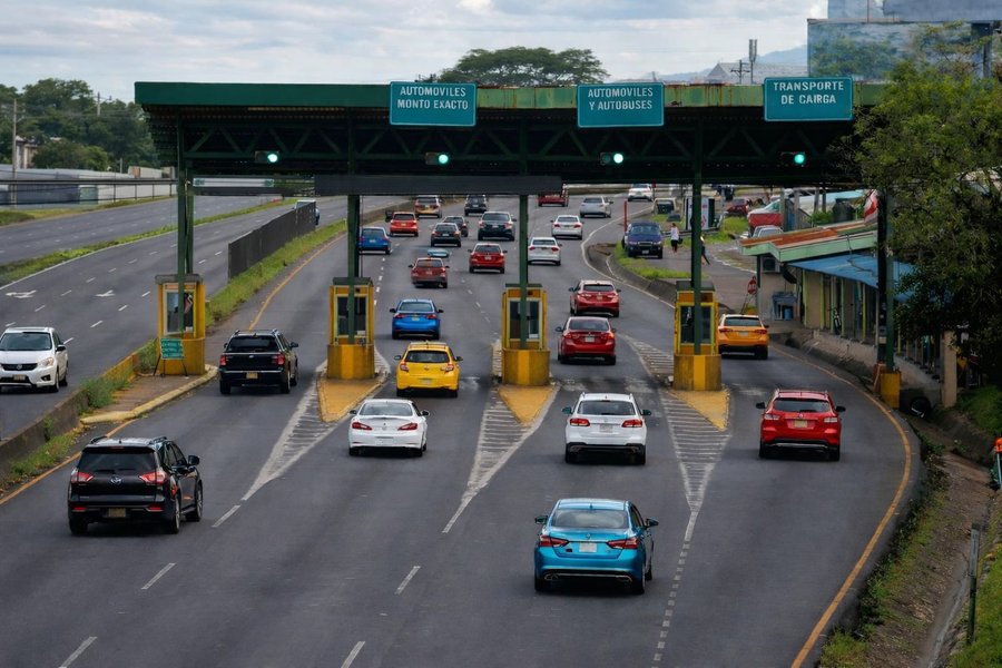 Rodrigo Chaves ordena quitar casetas de peaje en Ruta 1