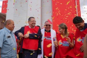 Padre Valverde agradece a Chaves y Laura Fernández su ayuda en construcción de las Torres del Espíritu Santo