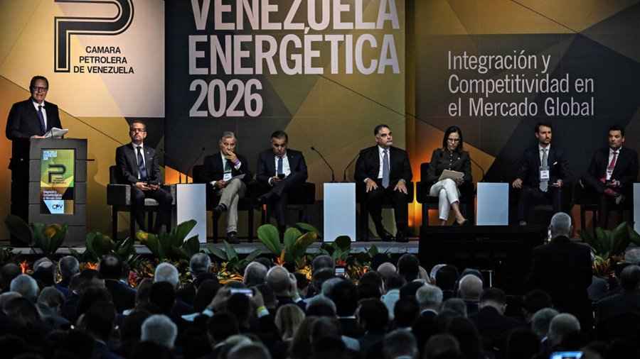 Venezuela intenta rescatar su industria petrolera con el 70% de sus pozos inactivos