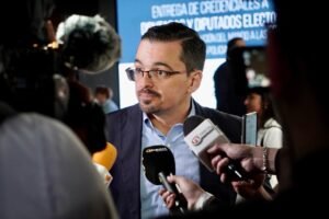 Villalta asegura que es una “tontera” insistir en que el Frente Amplio es comunista