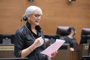 Abril Gordienko aboga por el diálogo y advierte contra la polarización al iniciar nueva legislatura