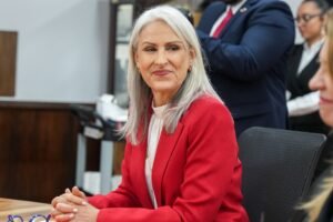 Abril Gordienko cuestiona a presidenta del Congreso por “usar poder político” para afectar a fracciones de oposición 