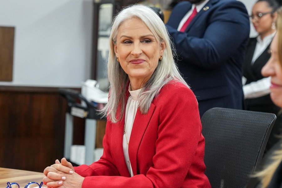 Abril Gordienko cuestiona a presidenta del Congreso por “usar poder político” para afectar a fracciones de oposición
