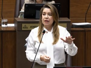 Claudia Dobles hizo un llamado a la reflexión ante la violencia en calles, redes sociales y discursos públicos