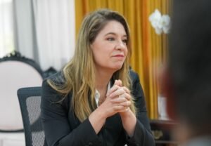 Claudia Dobles critica retiro de celulares a diputados en Casa Presidencial