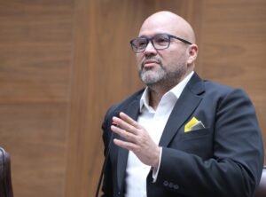 Edgardo Araya: No satanicemos los pactos