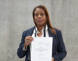 Esmeralda Britton impulsa reforma para modernizar la JPS y frenar apuestas ilegales