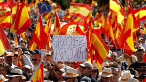 Miles marchan en España pidiendo dimisión de Pedro Sánchez