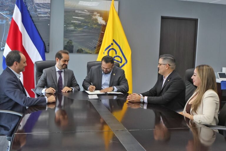 ICE y BID formalizan financiamiento por $200 millones para fortalecer infraestructura eléctrica