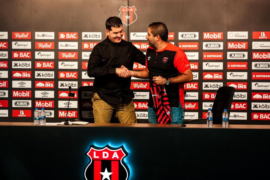Las cartas que tiene Alajuelense para sumar al nuevo cuerpo técnico