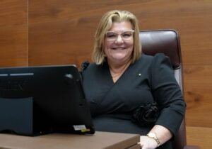 Kattia Calvo cuestiona a diputadas feministas que critican al Gobierno desde el privilegio y el escritorio