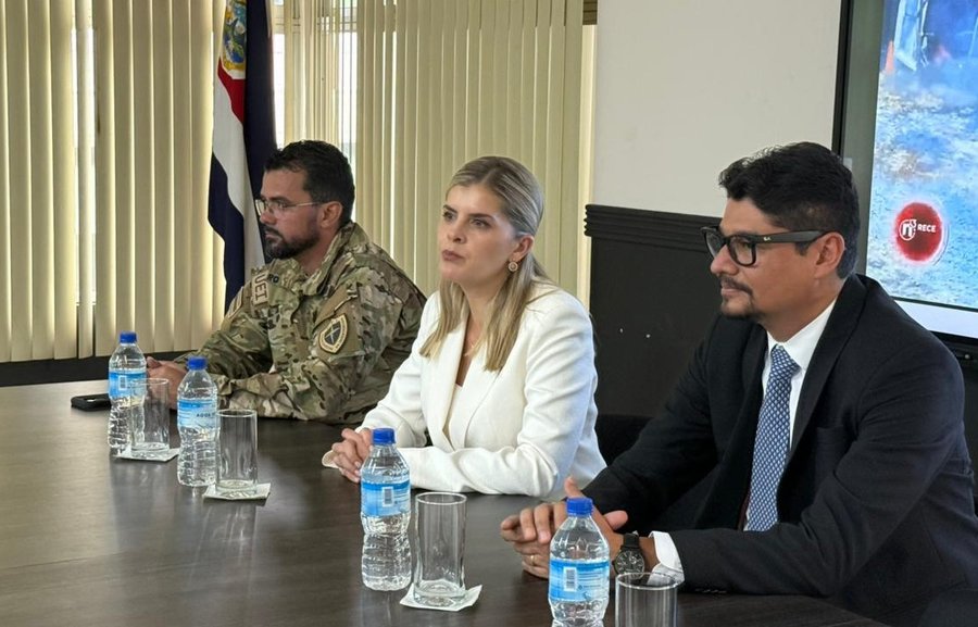 Laura Fernández nombra a Arnaldo Villareal Torres como nuevo director de la UEI y la UPP