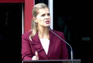 Laura Fernández se reunirá todos los lunes con los cuerpos policiales