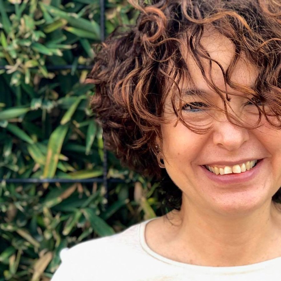 Laura Sauma cuestiona oposición a proyecto que eliminaría cobro por inscripción de correos electrónicos en sociedades