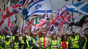 Miles marchan en Londres en protestas de extrema derecha y manifestaciones pro palestinas