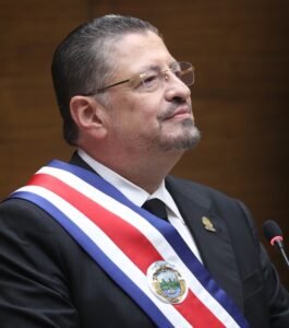 Chaves: Costa Rica no necesita una oposición obediente, necesita una oposición patriótica