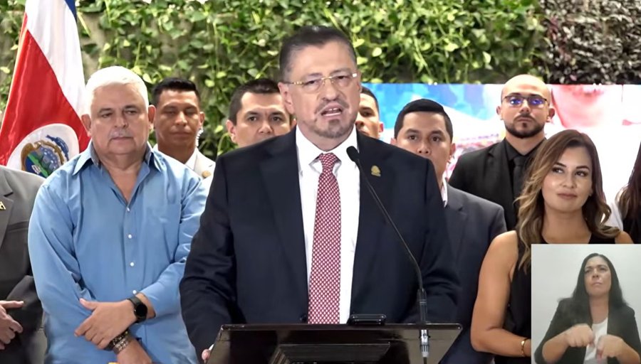 Rodrigo Chaves: Los amo pueblo de Costa Rica, los amaré siempre