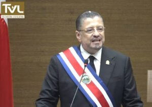 Chaves: Costa Rica no necesita una oposición obediente, necesita una oposición patriótica