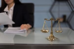 Juez reitera pensión para abogados