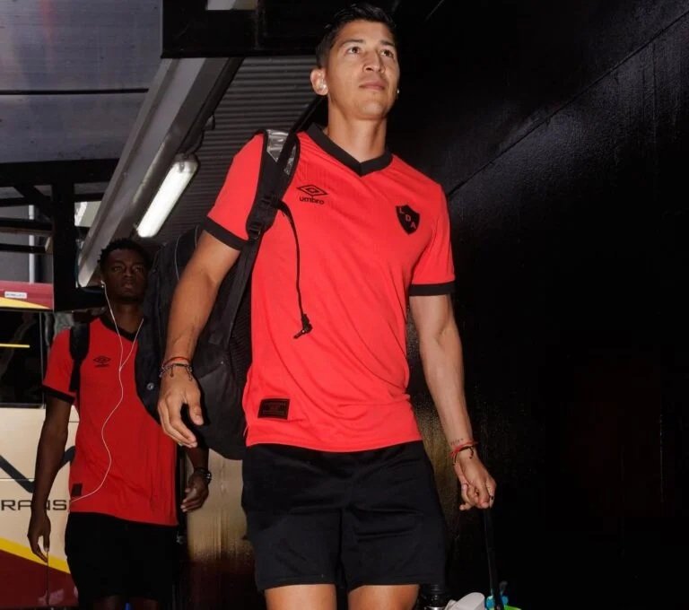 Ángel Zaldívar encuentra el gol en el nuevo Alajuelense de Rescalvo