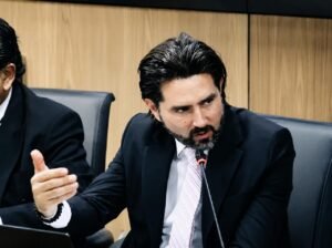 Barzuna cuestiona “ventas amarradas” en sector bancario