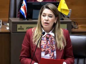 Claudia Dobles cuestiona el “discurso violento” del Ejecutivo contra las mujeres en política