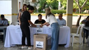 Una abogada colombiana aclara el alcance del escrutinio electoral ante las dudas sobre los resultados