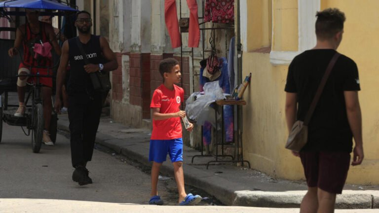 Cuba adelanta el fin del ciclo escolar por la crisis energética tras el bloqueo de Trump