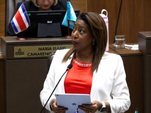Esmeralda Britton tacha de “ocurrencia” propuesta del PLN de tokenizar oro de Crucitas
