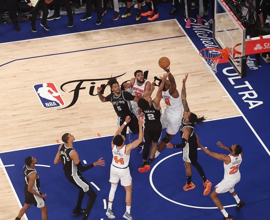Los Knicks quedan a un triunfo del título tras una
