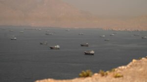 Irán anuncia cierre del estrecho de Ormuz tras ataques en Líbano; EE.UU. niega interrupción del tráfico