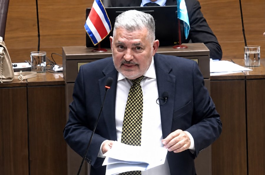 Villalobos asegura que es responsabilidad del PLN 