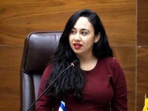 Diputada del Frente Amplio cuestiona que no llamen presidenta a la mujer que preside Costa Rica