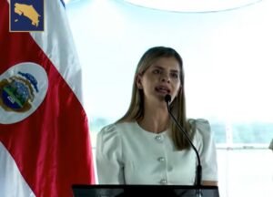 Laura Fernández le pide a diputados dejar las “charlatanerías” y cumplirle al pueblo de San Carlos
