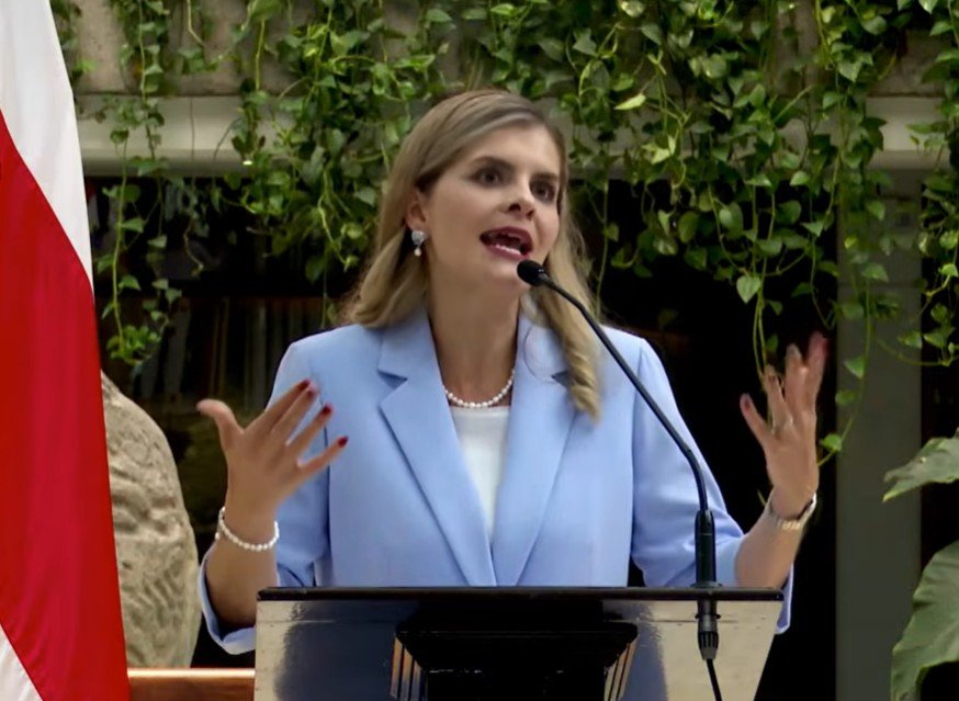 Fernández: Las cárceles son eso, cárceles, qué es ese cuentico de centro de atención integral