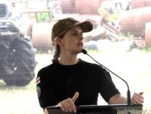 Laura Fernández pide a diputados de oposición quitar mociones “chayote” que bloquean proyecto de Crucitas