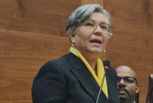 María Eugenia Román acusa al oficialismo de nombrar “amigotes” para devolver favores políticos