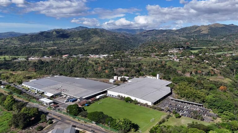 Panduit proyecta contratación de 400 personas en Costa Rica durante 2026 impulsada por expansión de su planta en Grecia