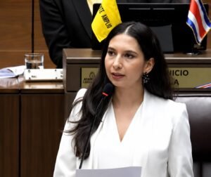 Sigrid Segura: A quién está beneficiando Chaves con el recorte al Poder Judicial 