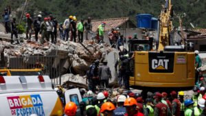 “Todavía hay gente con vida”: 1.600 socorristas llegan a Venezuela, mientras se reduce el tiempo para hallar sobrevivientes