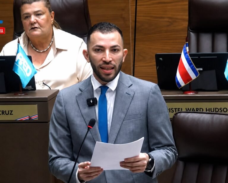 Jiménez al Frente Amplio: Nosotros no celebramos regímenes antidemocráticos ni fraudes electorales en Venezuela