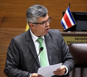 Álvaro Ramírez: Convoque el ROP ya. Cumpla su palabra, doña Laura Fernández