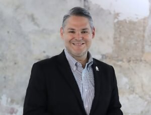 Honrar la historia también es saldar sus deudas
