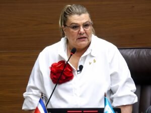 Kattia Calvo asegura que la oposición pasa haciendo pactos porque “los martiriza” que el PPSO tenga mayoría