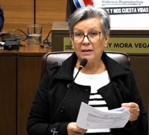 Román pide levantar inmunidad de Obaldía para investigar denuncias