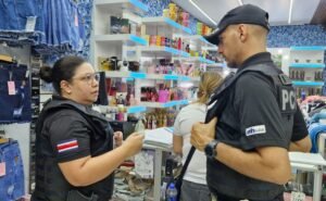 Autoridades intensifican lucha contra la evasión y el contrabando en los alrededores del mercado La Coca Cola
