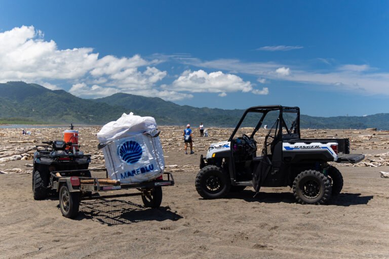 Red Motors y MareBlu retiran 483 kilos de desechos de Playa Guacalillo
