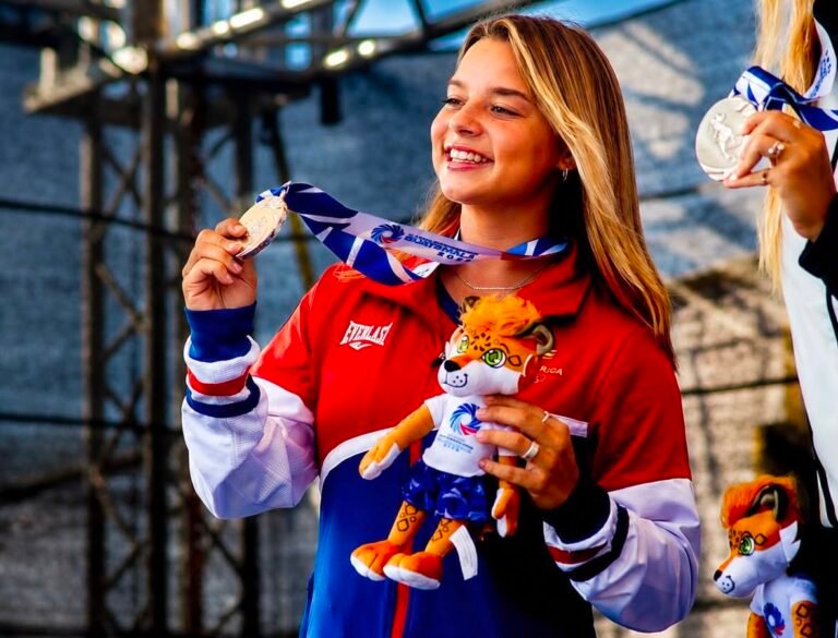 Nueva medalla para Costa Rica: Rachel Agüero conquista el oro en el surf de Santo Domingo 2026